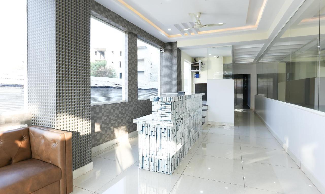 Fabhotel Rotano Suites - Yelahanka Бангалор Экстерьер фото